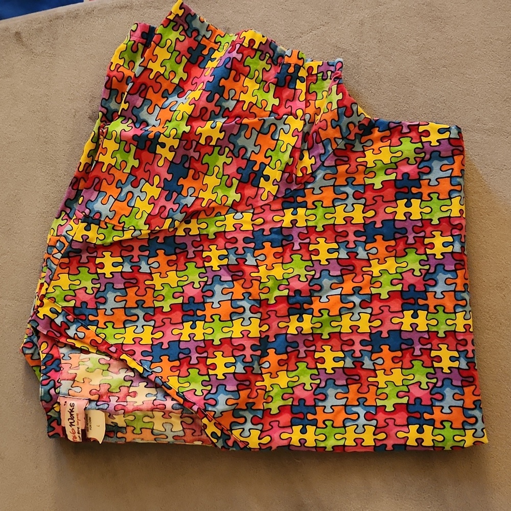 Autism Awareness Puzzle Scrub Top Size: Large